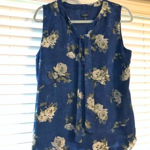 Navy floral top